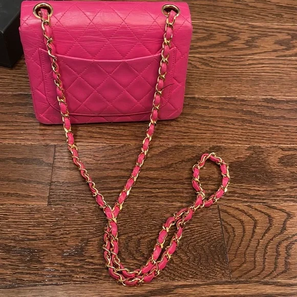 Chanel
Lambskin Quilted Mini Square
Flap Pink - Picture 4 of 5